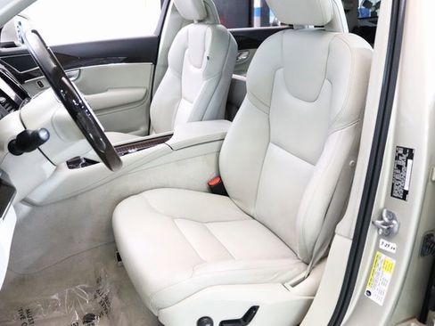 Used 2016 Volvo XC90 T6 Momentum w/ Momentum Plus Package image 14