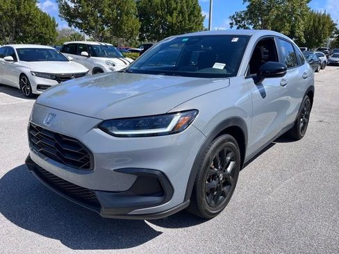 Used 2025 Honda HR-V Sport image 2