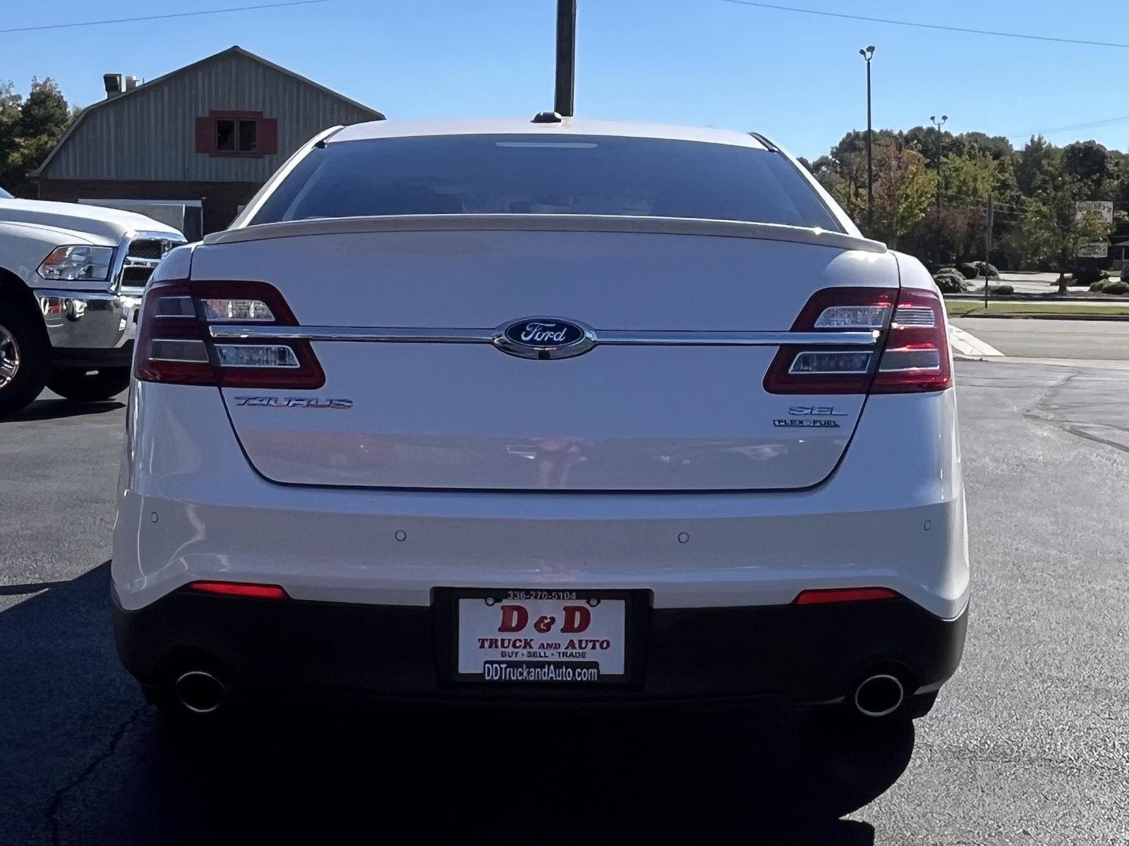 Used 2018 Ford Taurus SEL w/ Equipment Group 201A FWD image 19