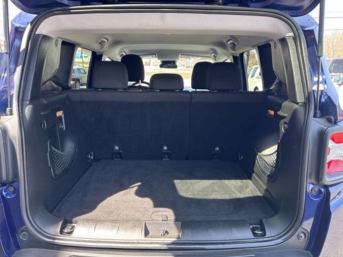 Used 2016 Jeep Renegade Trailhawk w/ Cold Weather Group image 22