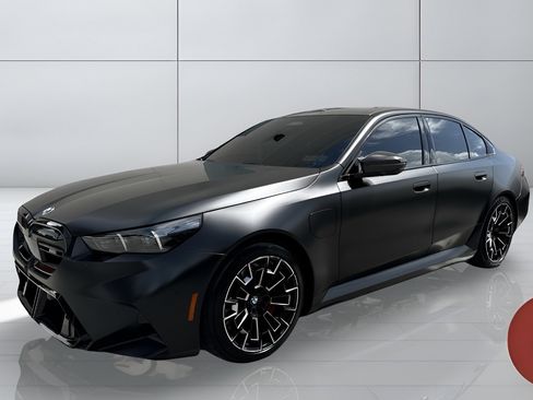 Used 2026 BMW M5 w/ Carbon Package AWD/4WD image 4