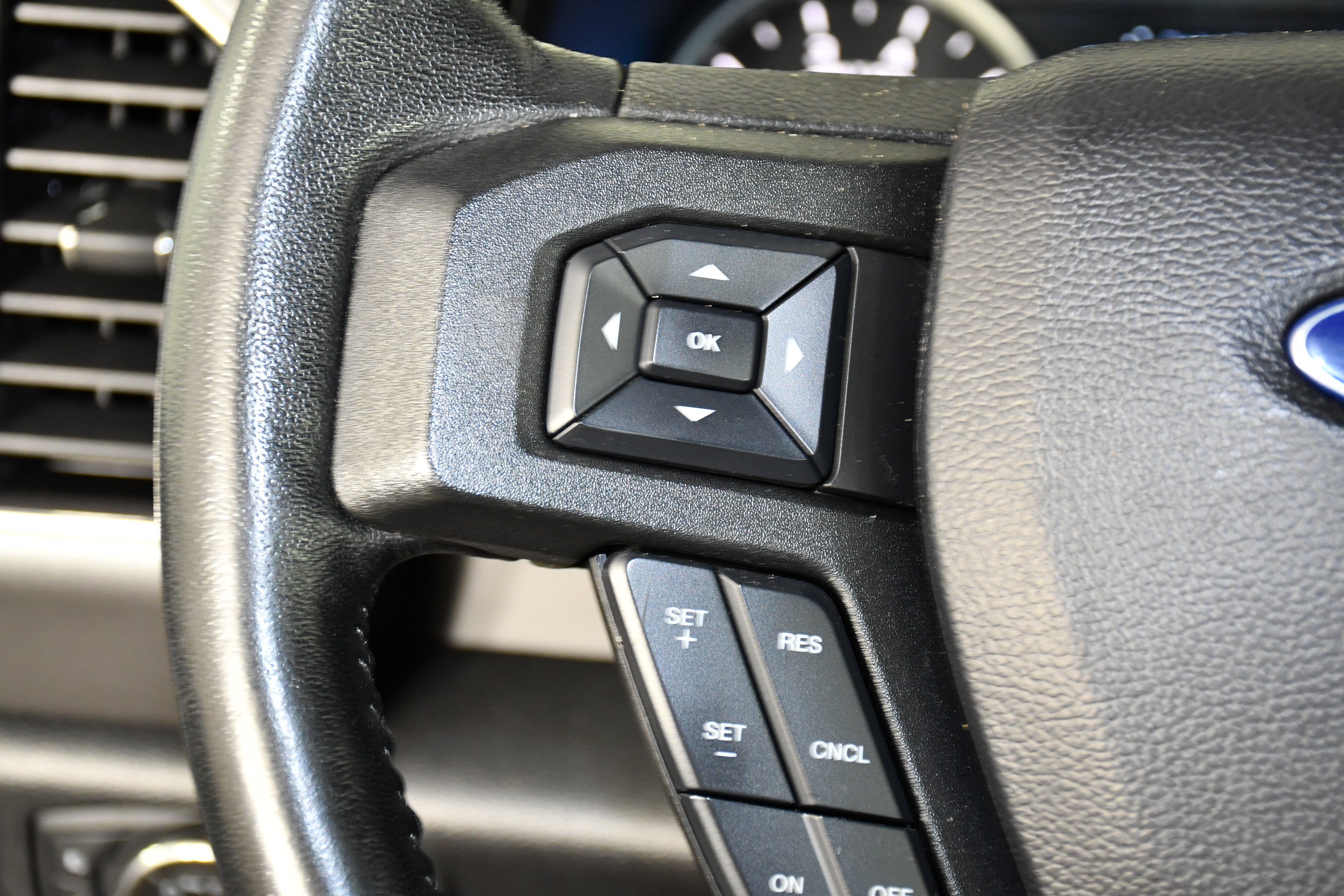 Used 2020 Ford F150 XLT w/ Equipment Group 302A Luxury AWD/4WD image 24