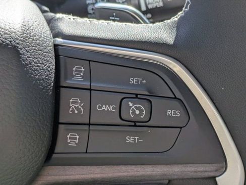 New 2025 Jeep Grand Cherokee L Limited image 23