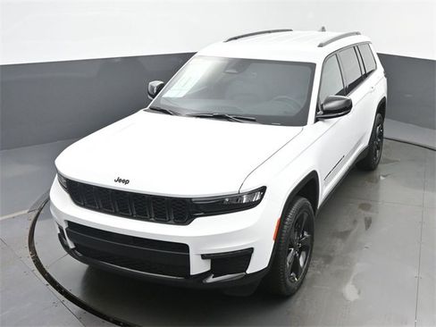 New 2025 Jeep Grand Cherokee L Limited image 39