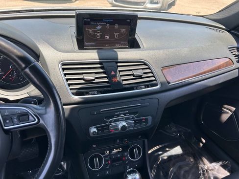 Used 2016 Audi Q3 2.0T Prestige w/ Prestige Package FWD image 27