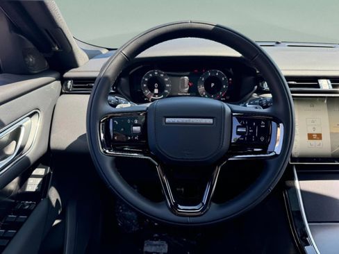 Used 2026 Land Rover Range Rover Velar Dynamic SE image 17