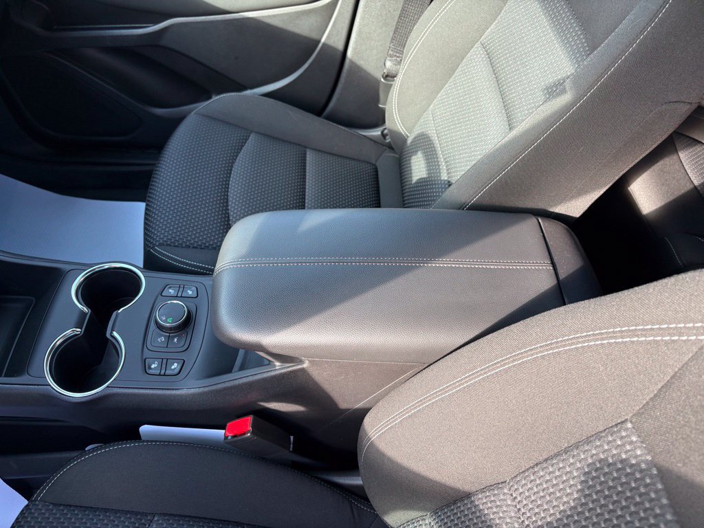 Used 2024 GMC Terrain SLE w/ Driver Convenience Package FWD image 25
