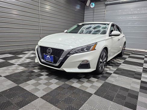 Used 2022 Nissan Altima 2.5 SV w/ SV Premium Package FWD image 42
