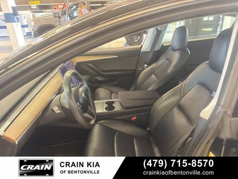 Used 2023 Tesla Model 3 Standard Range RWD image 5