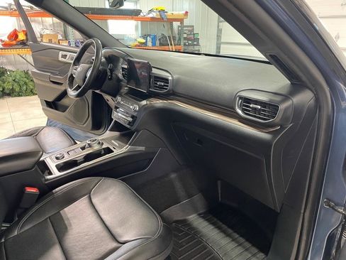 Used 2020 Ford Explorer Limited image 28