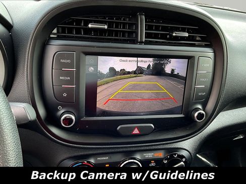 Used 2025 Kia Soul LX FWD image 13