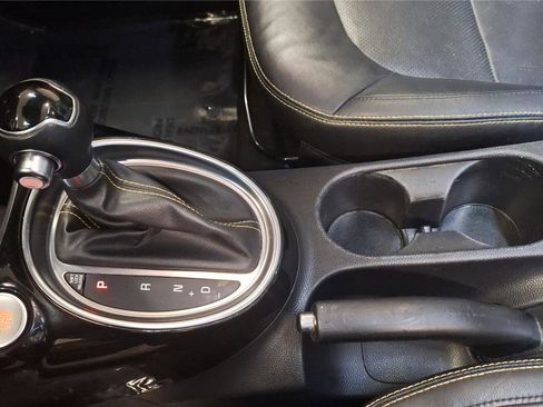 Used 2016 Kia Soul + w/ Primo Package FWD image 19
