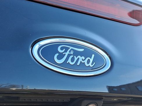 Used 2018 Ford Focus SE w/ SE Appearance Package image 28