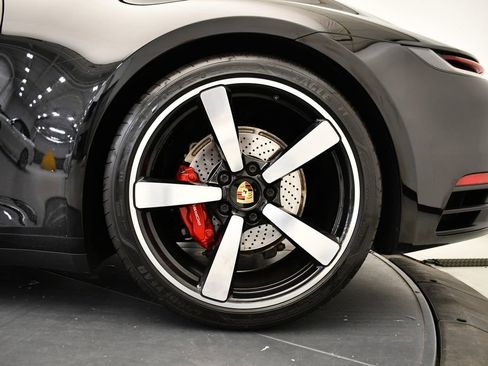 Used 2021 Porsche 911 Carrera image 17