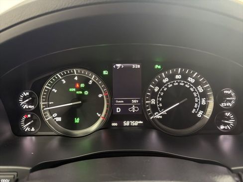 Used 2020 Lexus LX 570 4WD w/ Luxury Package image 33