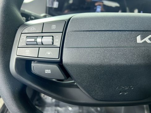 New 2025 Kia K4 LXS image 17