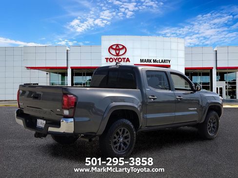 Used 2022 Toyota Tacoma SR5 AWD/4WD image 5