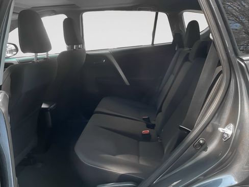 Used 2015 Toyota RAV4 XLE AWD/4WD image 14