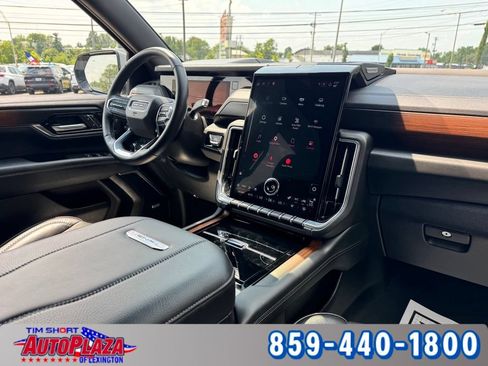 Used 2025 GMC Yukon XL Denali AWD/4WD image 46