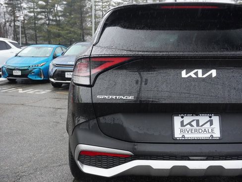 Used 2023 Kia Sportage LX image 14