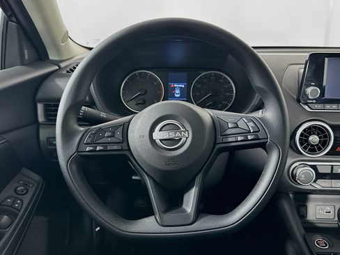 Used 2025 Nissan Sentra S image 18