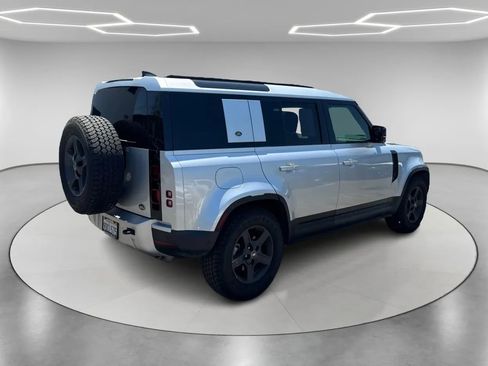 Used 2023 Land Rover Defender 110 S image 5