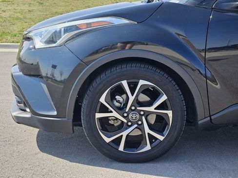 Used 2018 Toyota C-HR XLE image 10