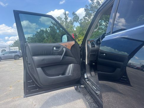 Used 2023 Nissan Armada SL w/ Captain's Chairs Package RWD image 18