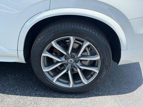 Used 2019 Volvo XC90 T5 Momentum w/ Protection Package Premier AWD/4WD image 8