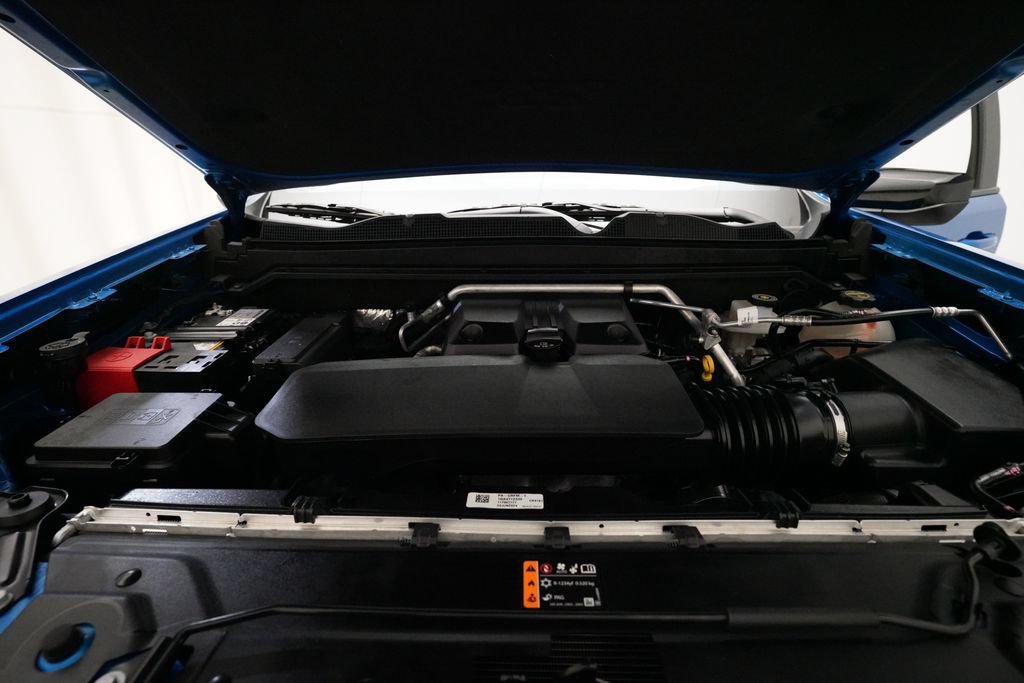 Used 2024 Chevrolet Colorado ZR2 AWD/4WD image 3