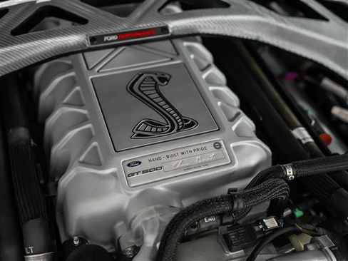 Used 2022 Ford Mustang Shelby GT500 w/ Carbon Fiber Track Pack image 32