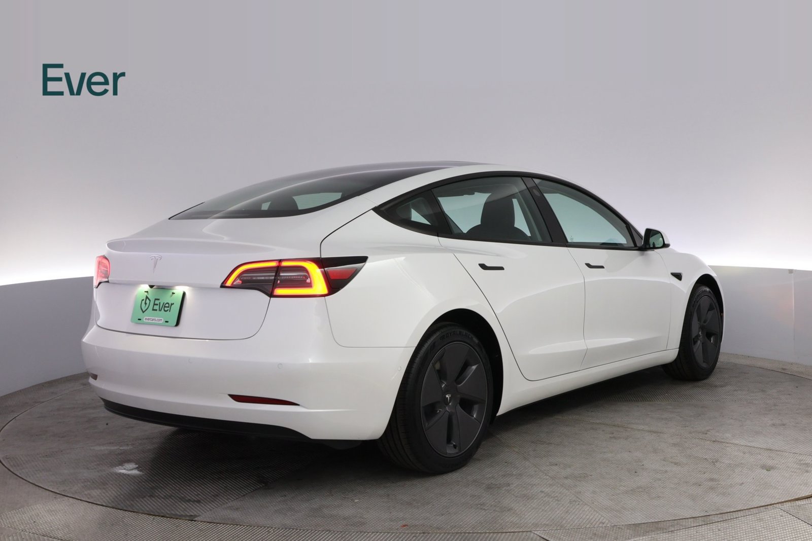 Used 2021 Tesla Model 3 Standard Range Plus RWD image 3