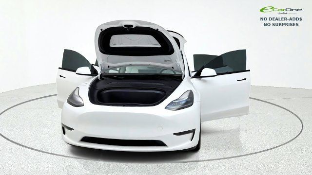 Used 2025 Tesla Model Y Performance AWD/4WD image 13