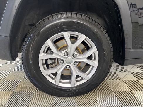 Used 2022 Jeep Grand Cherokee L Limited image 35