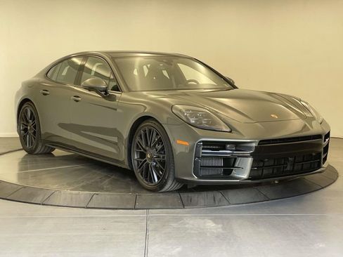 Used 2025 Porsche Panamera GTS image 9