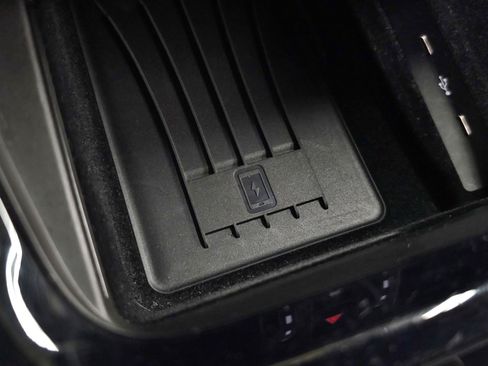 Used 2024 Porsche Cayenne AWD/4WD image 30