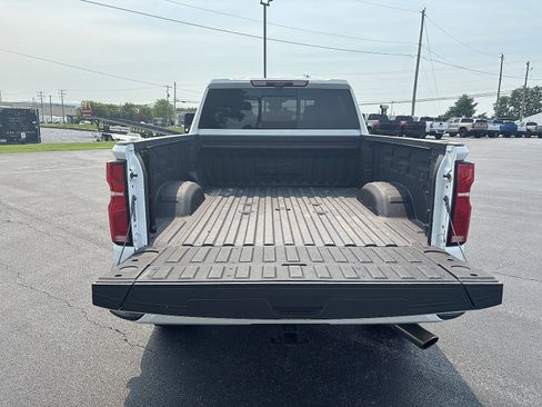 Used 2024 Chevrolet Silverado 3500 High Country w/ High Country Premium Package AWD/4WD image 9