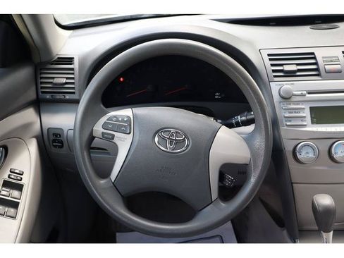 Used 2011 Toyota Camry LE FWD image 9