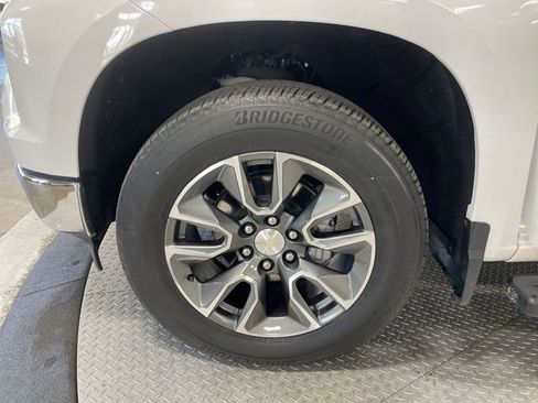 Used 2023 Chevrolet Silverado 1500 LT AWD/4WD image 10