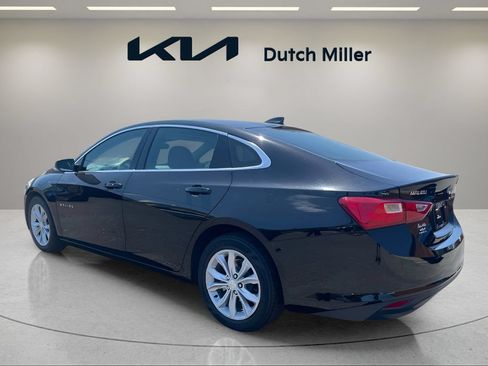 Used 2025 Chevrolet Malibu LT FWD image 2