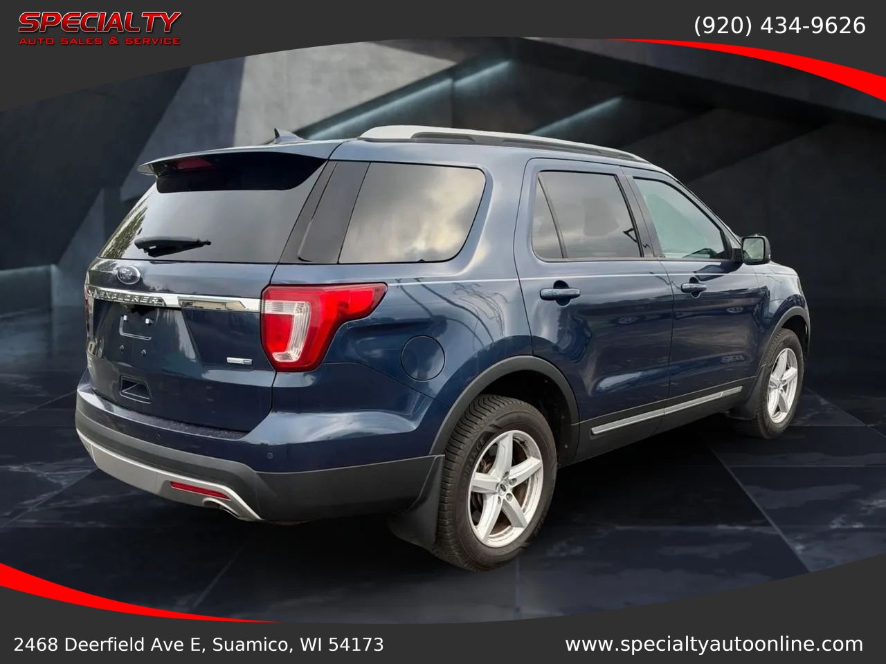 Used 2017 Ford Explorer XLT w/ Equipment Group 202A AWD/4WD image 4