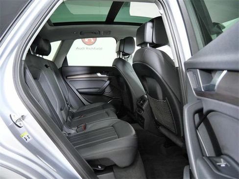 Used 2022 Audi Q5 2.0T Premium w/ Convenience Package image 13