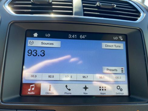Used 2017 Ford Explorer Platinum AWD/4WD image 34