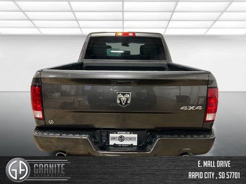 Used 2018 RAM 1500 Express w/ Express Value Package AWD/4WD image 4