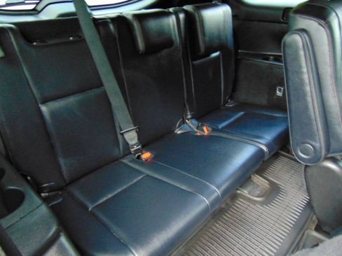 Used 2016 Toyota Highlander Limited w/ Driver Technology Package FWD image 12