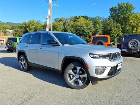 New 2025 Jeep Grand Cherokee Limited image 2