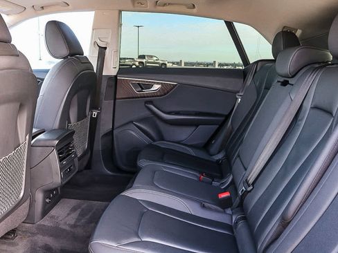 Used 2022 Audi Q8 Premium w/ Convenience Package image 26
