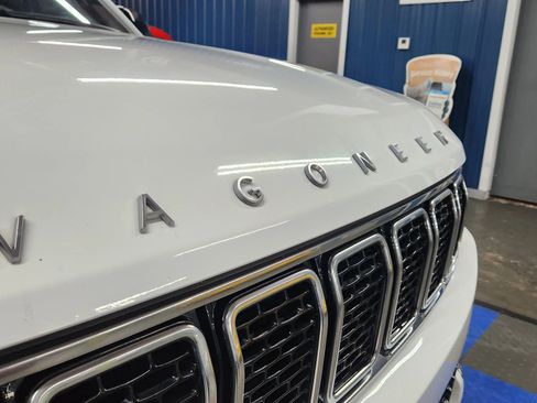 Used 2023 Jeep Wagoneer L Series II image 58