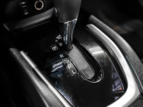 Used 2015 Nissan Rogue SV w/ SV Family Package FWD image 32
