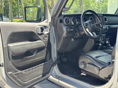 Used 2022 Jeep Wrangler Unlimited Sahara w/ Safety Group AWD/4WD image 13